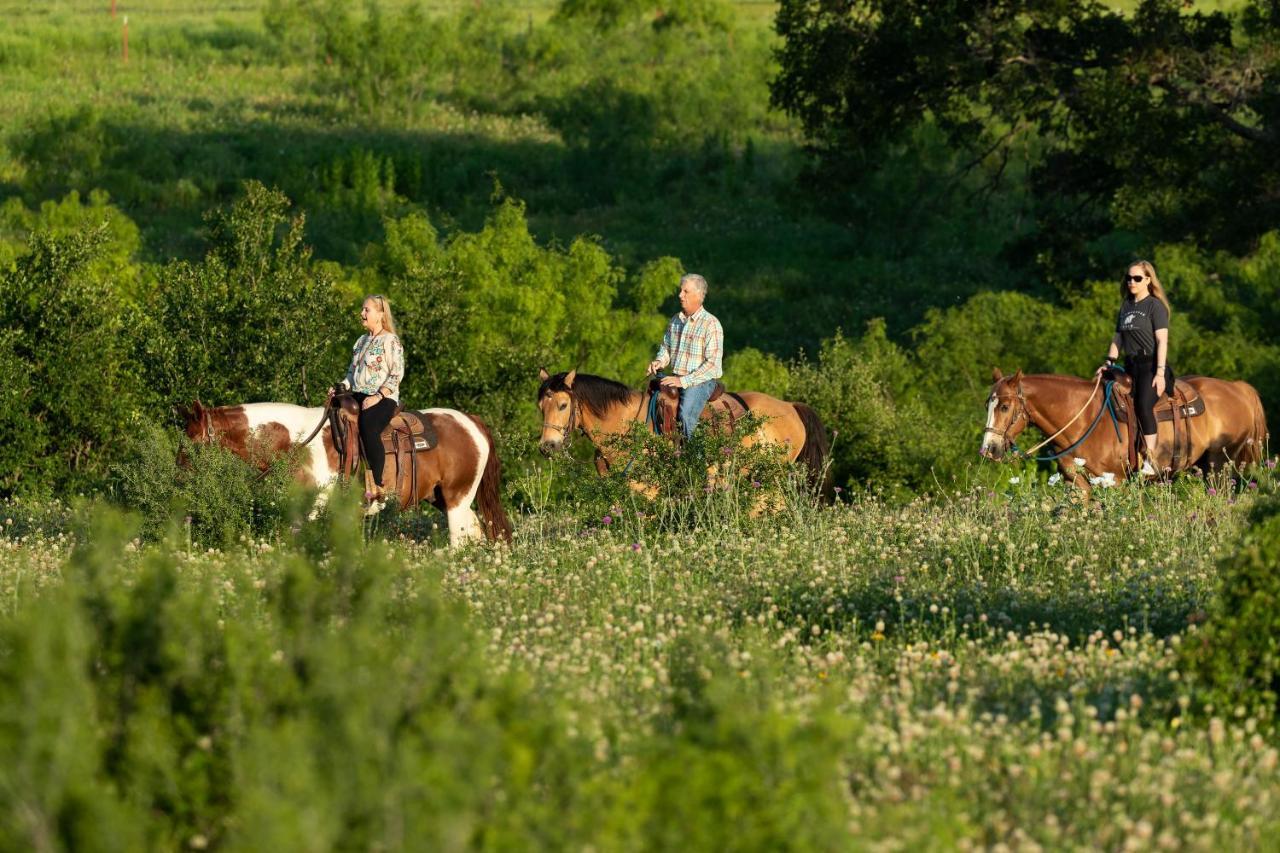 Wildcatter Ranch And Resort Graham Экстерьер фото